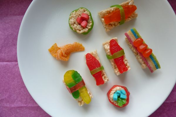 http://www.dinneralovestory.com/wp-content/uploads/2011/10/sushi-2.jpg